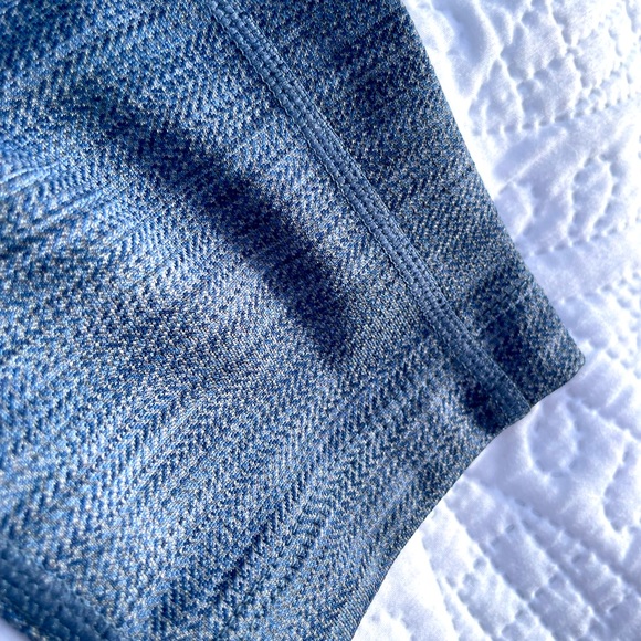 Comfortable Leggings with Side Pockets! Perfect for Any Workout or Just Chilling - Picture 5 of 6